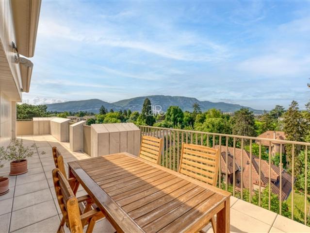Cologny | 4 Zimmer Penthouse Wohnung mit atemberaubender Aussicht