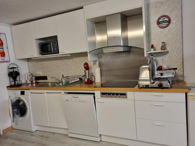 Cologne Weiden: Cozy 2 Room Apartment w/ Utilities Included – Perfect for Students & Professionals, Koln Amsterdam Apartments for Rent