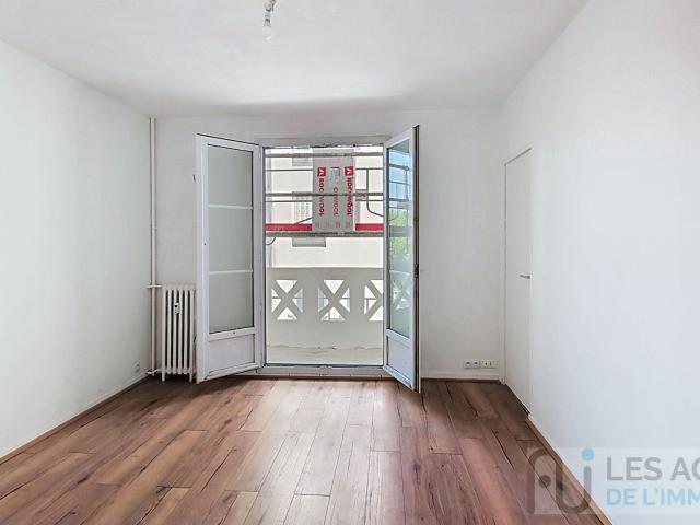 COLOMBES 92700 3 pièces rénové avec balcon, cave et débarras Colocation possible