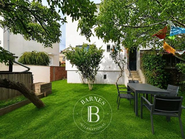 Colombes, Maison 4 Chambres 158 m² en location