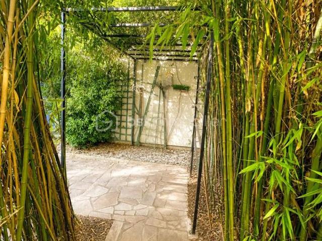 COLOMBES – MAISON D’ARCHITECTE DE 193 m² AVEC DÉPENDANCE, SOUS SOL TOTAL ET JARDIN PAYSAGER – UN BIEN RARE AUX PORTES DE PARIS