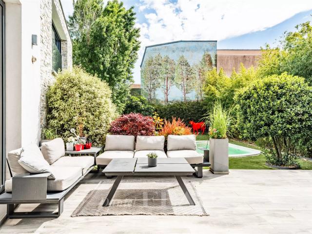 Colombes Maison d'architecte avec jardin et piscine 293m² Colombes