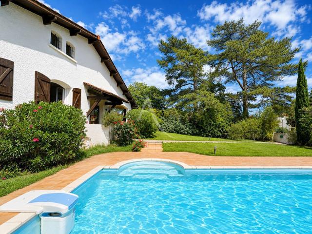COLOMIERS CABIROL: Maison T7/8 de 210m2 avec piscine et grand garage !