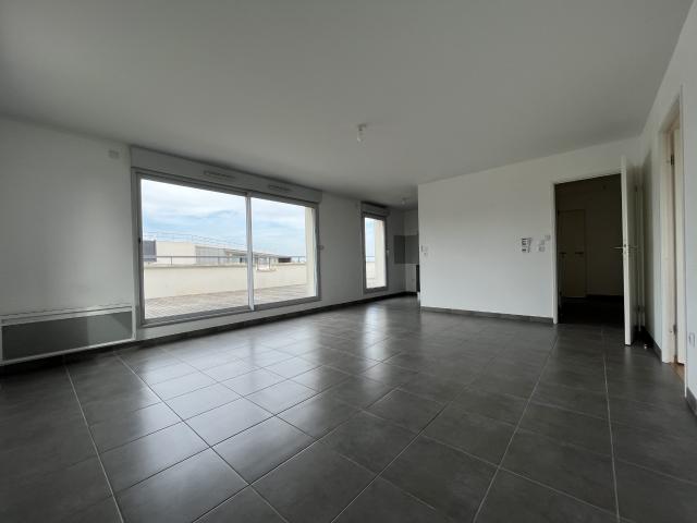 COLOMIERS, Proximité AIRBUS, T4 avec terrasse et parkings SH: 86m2
