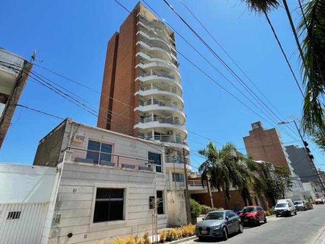 Colon con vista al río