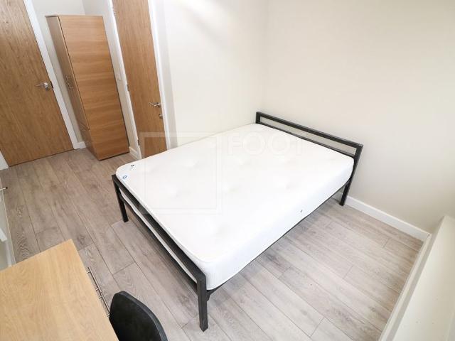 Colonnade House, Sunbridge Rd, Bradford BD1, Studio to rent, £300 pcm | PrimeLocation