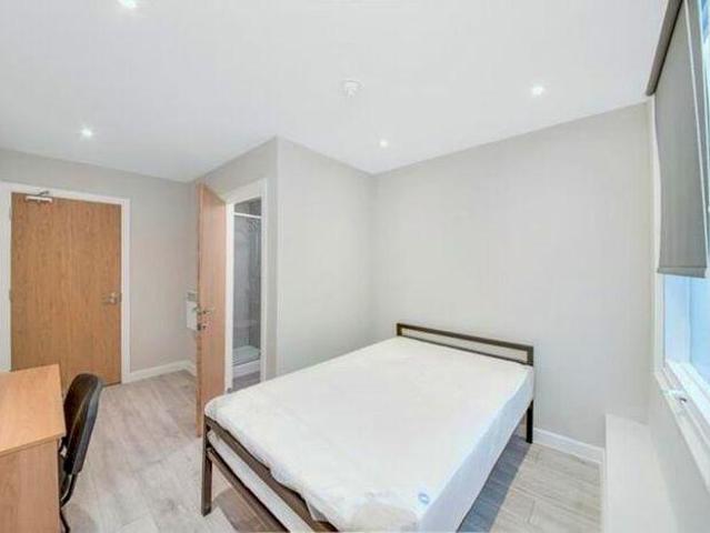 Colonnade House, Sunbridge Road. Flat share to rent £350 pcm £81 pw