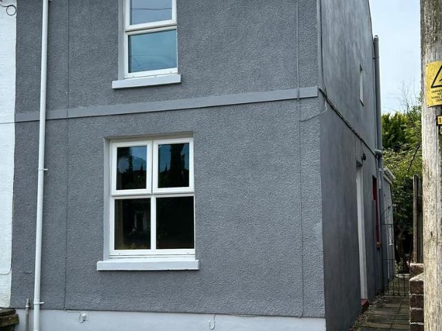 Colonel Road, Betws SA18 2 bed semi detached house to rent £750 pcm £173 pw
