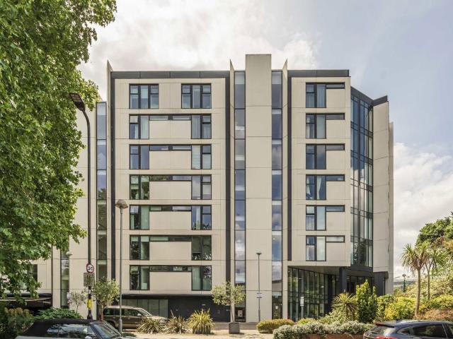 Colonial Drive, Chiswick W4, 1 bed flat to rent, £2,300 pcm | PrimeLocation
