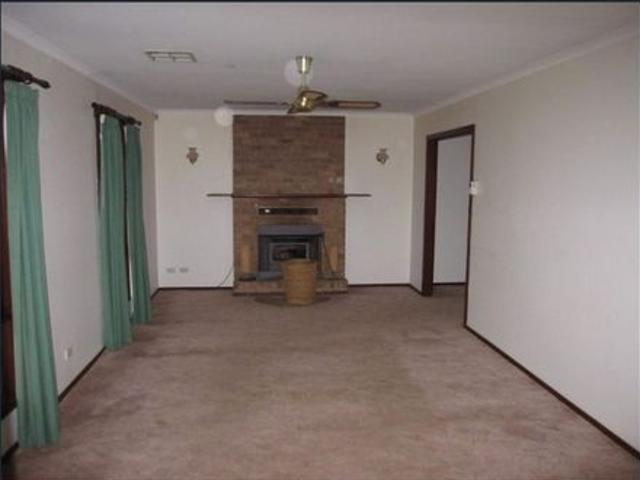 Colonial Style, Wide Verandahs,Fantastic Rural outlook. Quiet Hills Township.Great Outdoor entertaining areas