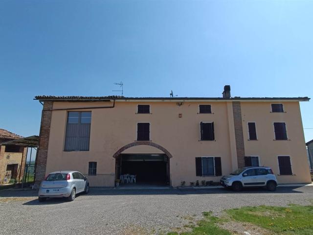 COLONICA in VENDITA a GROPPARELLO SARIANO di 8 vani