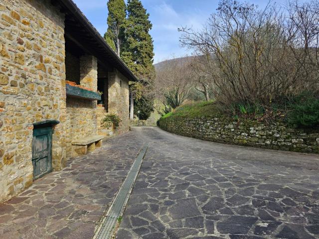 COLONICA in VENDITA a PONTASSIEVE CENTRO di 8 vani