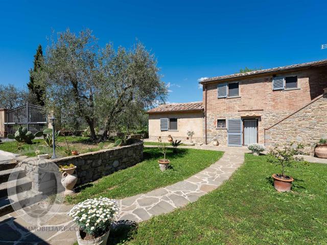 Colonica la Pineta 200m² Cortona