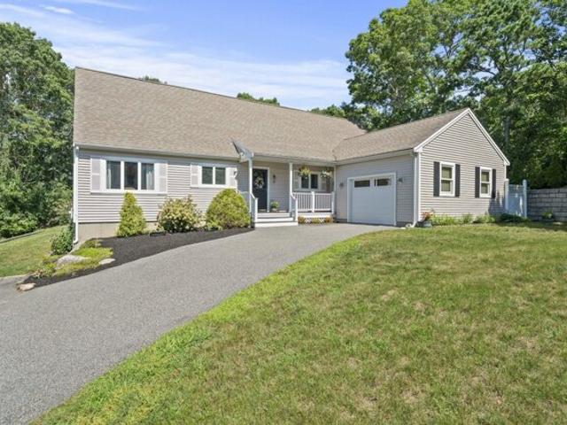 Colony Ave, Monument Beach, Home For Sale