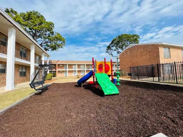 Colony House 1 Bedroom Apartment for Rent at 941 Pocahontas Dr, Fort Walton Beach, FL 32547