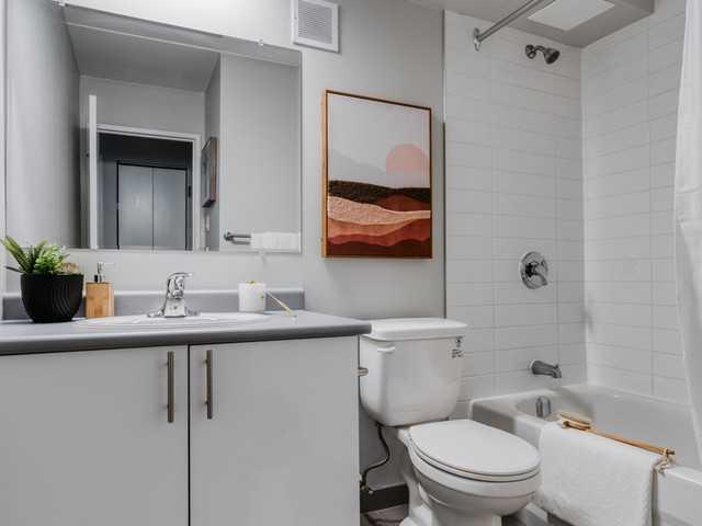 Colony Square 2 Bedroom Apartment for Rent at 525 St Mary Ave, Winnipeg, MB R3C 3X3 Colony