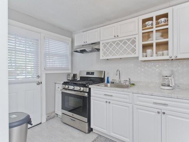 Colony Rd Unit,west Springfield, Condo For Sale