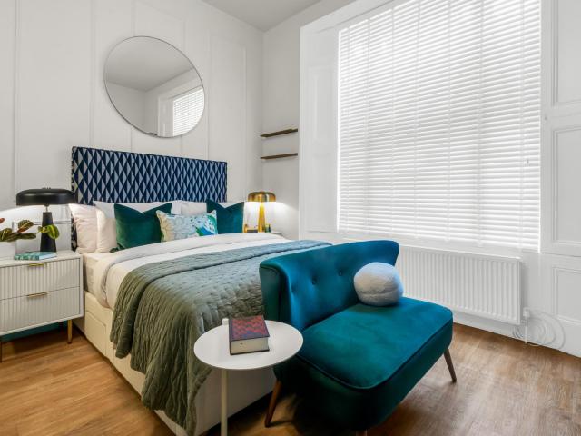 Colourful studio Kensington Has an Apartment