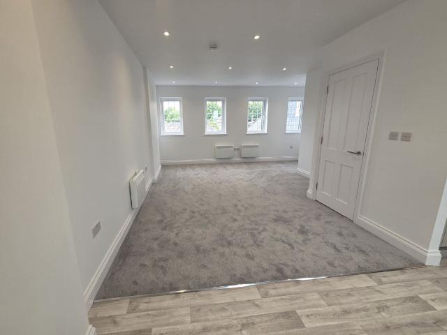 Colston Road, East Sheen SW14, 2 bed flat to rent, £2,500 pcm | PrimeLocation
