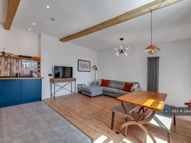 Colston St, Bristol, BS1 2 bed flat to rent £2,000 pcm £462 pw