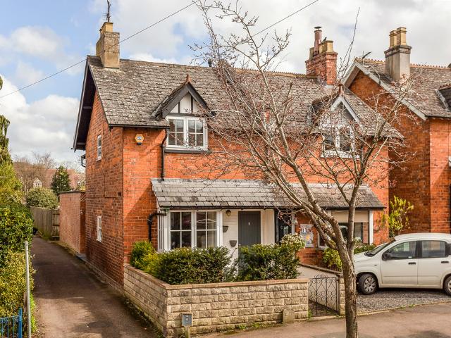 Copt Elm Road, Charlton Kings GL53 8AG Elliot Oliver