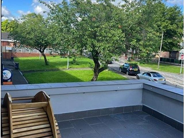 Copthorne Square, Huddersfield HD2, 3 bed semi detached house to rent, £1,150 pcm | PrimeLocation