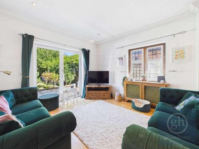 Copthall Road East Ickenham, UB10