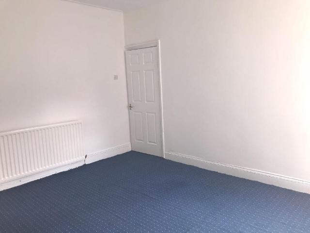 COPY of Bensham Avenue, Gateshead NE8 2 bed flat to rent £650 pcm £150 pw