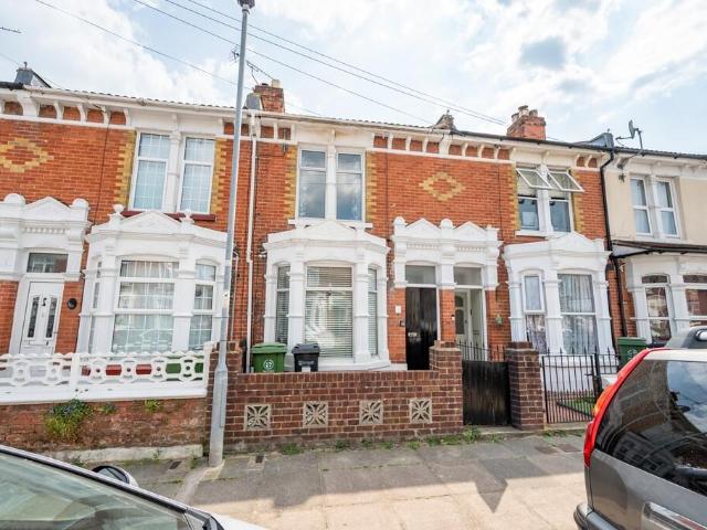 Copythorn Road, Portsmouth 3 bed terraced house to rent £1,800 pcm £415 pw