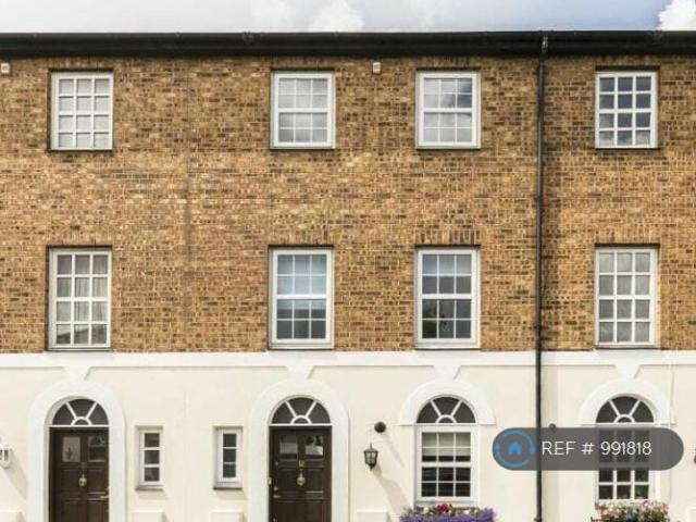 Copenhagen Gardens, London, W4 4 bed terraced house to rent £4,400 pcm £1,015 pw
