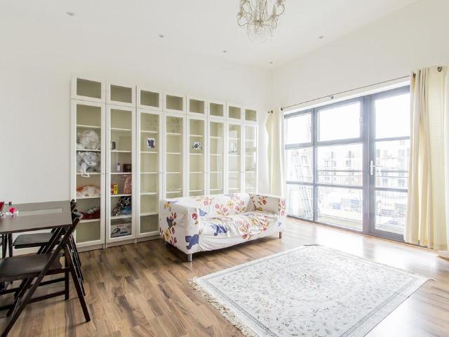 Copenhagen Place, London E14 2 bed apartment to rent £2,200 pcm £508 pw