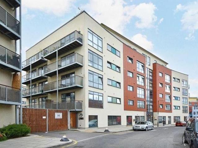 Copenhagen Place, London E14, 2 bed flat to rent, £2,200 pcm | PrimeLocation