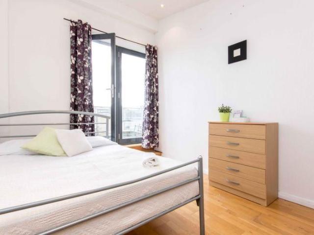 Copenhagen Place, London E14, 2 bed shared accommodation to rent, £890 pcm | PrimeLocation