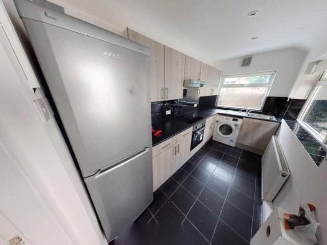 Copenhagen Street, Barnsbury Estate, London N1, 4 bed flat to rent, £3,100 pcm | PrimeLocation