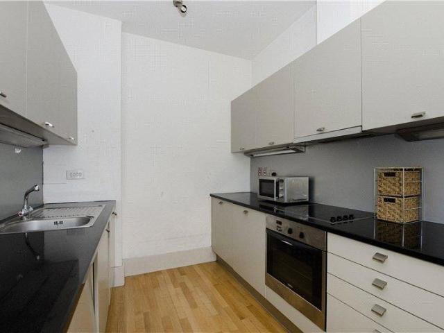 Copenhagen Street, London, N1 1 bed flat to rent £2,500 pcm £577 pw