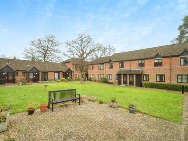 Copenhagen Walk, Crowthorne, 2 Bedroom Retirement