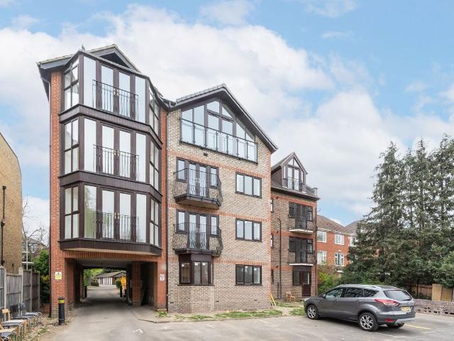 Copers Cope Road, New Beckenham, Beckenham BR3, 2 bed flat to rent, £2,000 pcm | PrimeLocation