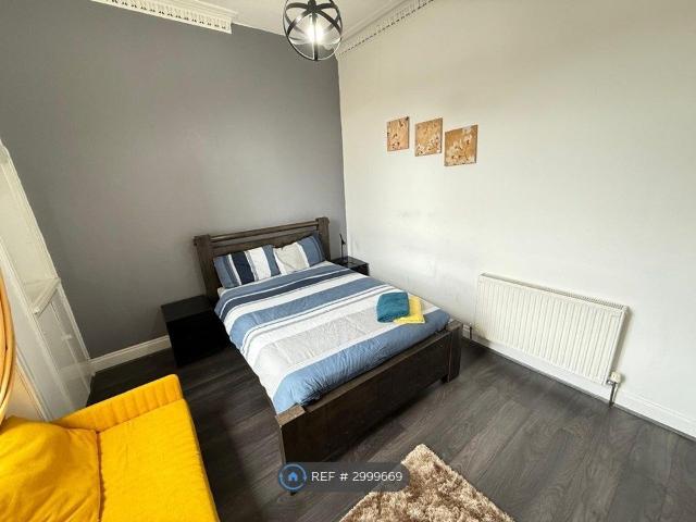Copland Road, Glasgow G51, 2 bed flat to rent, £1,075 pcm | PrimeLocation