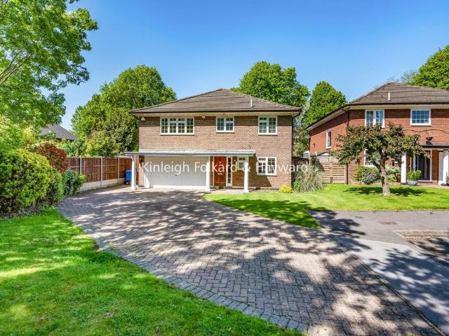 Copley Dene, Bickley, Kent, BR1 5 bed detached house to rent £3,400 pcm £785 pw