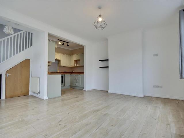 Copnor Road, Portsmouth PO3, 2 bed end terrace house to rent, £1,275 pcm | PrimeLocation