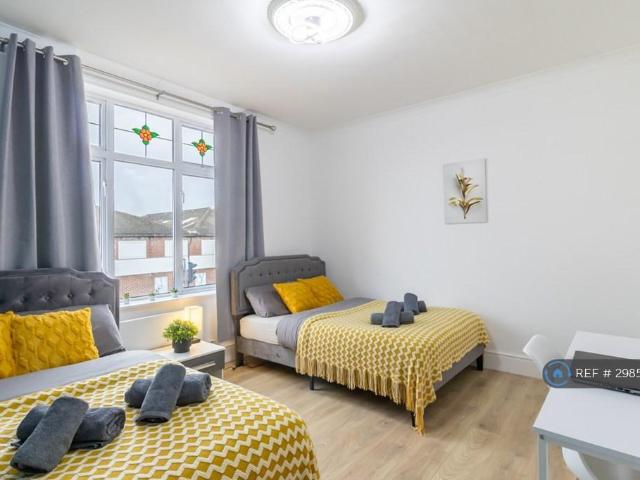 Copnor Road, Portsmouth, PO3 2 bed flat to rent £1,250 pcm £288 pw