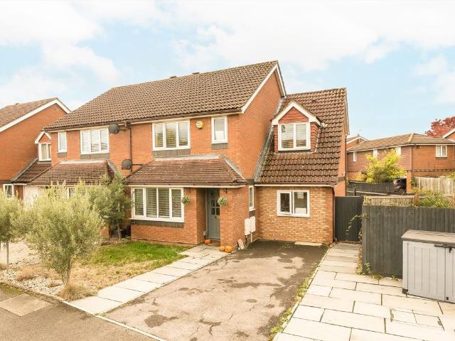 Coppard Gardens, Chessington KT9, 4 bed property to rent, £2,850 pcm | PrimeLocation