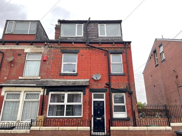 Copperfield View, Leeds LS9, 3 bed end terrace house to rent, £995 pcm | PrimeLocation