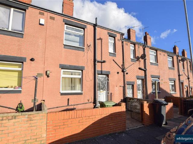 Copperfield Crescent, Leeds, West. 3 bed terraced house to rent £875 pcm £202 pw