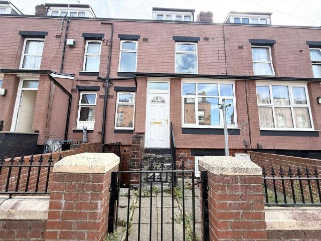 Copperfield Grove, Leeds, West Yorkshire LS9, 2 bed terraced house to rent, £975 pcm | PrimeLocation