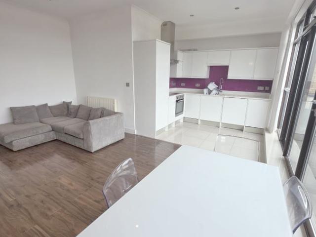 Copperfield Road, London E3, 2 bed flat to rent, £2,500 pcm | PrimeLocation