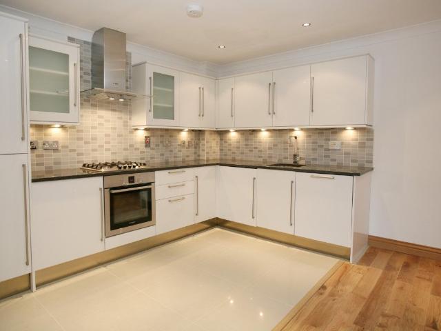 Copperfield Road, London E3, 2 bed flat to rent, £2,600 pcm | PrimeLocation
