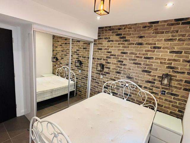 Copperfield Road, London E3, 2 bed flat to rent, £2,600 pcm | PrimeLocation