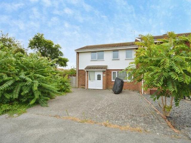 Copperhurst Walk, Margate, CT9 3JE 4 bed house to rent £1,550 pcm £358 pw