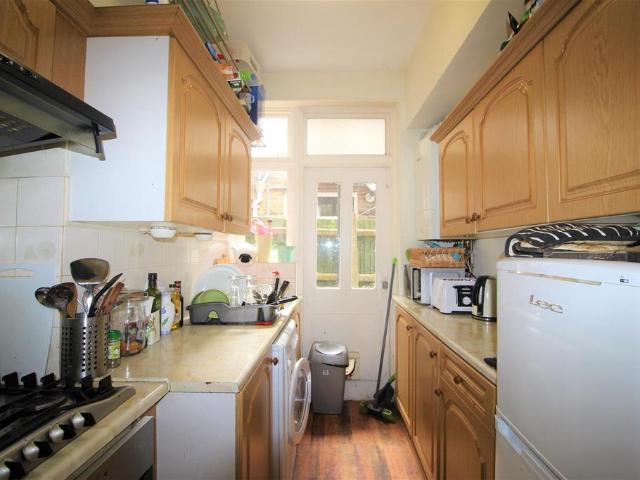 Coppermill Primary School, Edward Road, London, E17 6PB, United Kingdom | 2 bed apartment for rent #139543142 | Rentberry